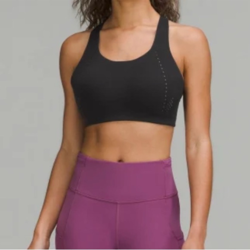 Lululemon Women's Black Sports Bra 40D NWT